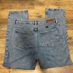 Wrangler Women’s Light Blue Ankle & cropped Jeans